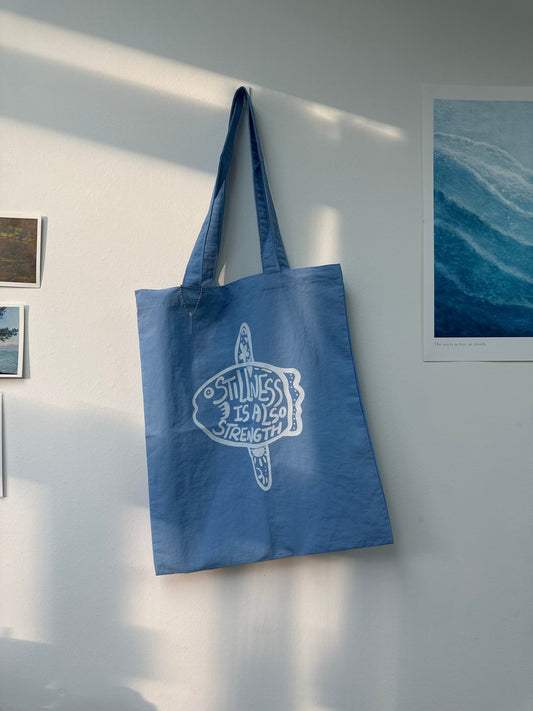 翻車魚(藍X白)【藍色水族館•防潑水Tote Bag】