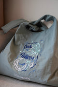 【*預購*7月內出貨】大容量刺繡防潑水Tote Bag —— Dive by Sun, Awaken by Moon