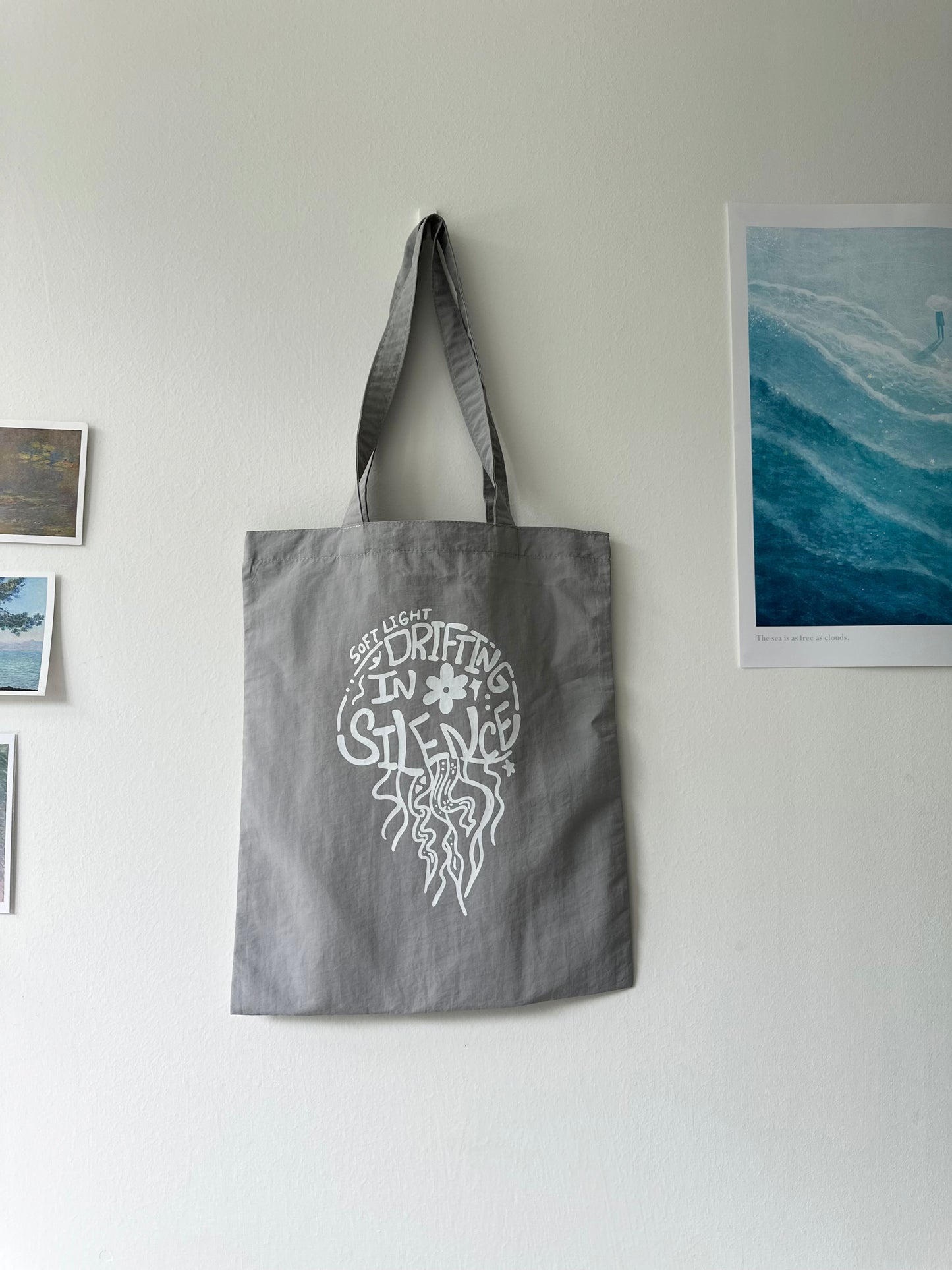 水母(灰X白)【藍色水族館•防潑水Tote Bag】