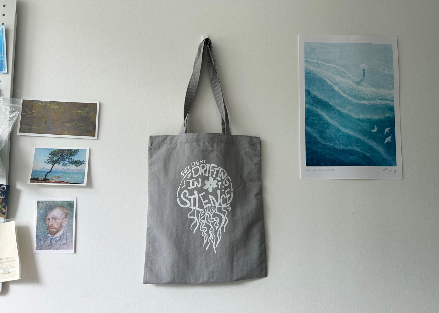水母(灰X白)【藍色水族館•防潑水Tote Bag】