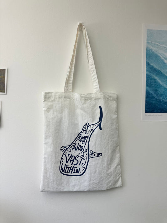 鯨鯊(白X藍)【藍色水族館•防潑水Tote Bag】