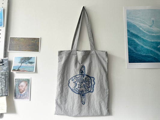翻車魚(灰X藍)【藍色水族館•防潑水Tote Bag】